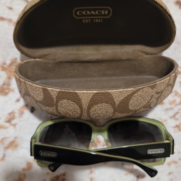 Coach sunglasses and case - Picture 9 of 9